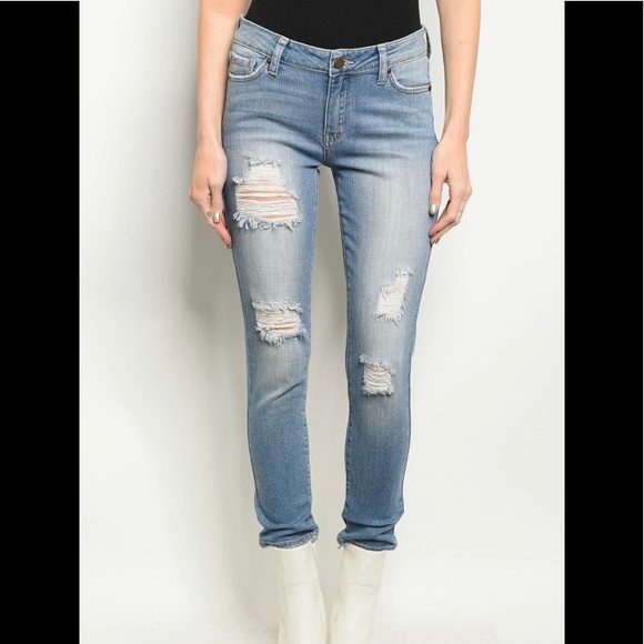 🎉🎉JUST BLACK Denim Distressed Jeans - Picture 4 of 5